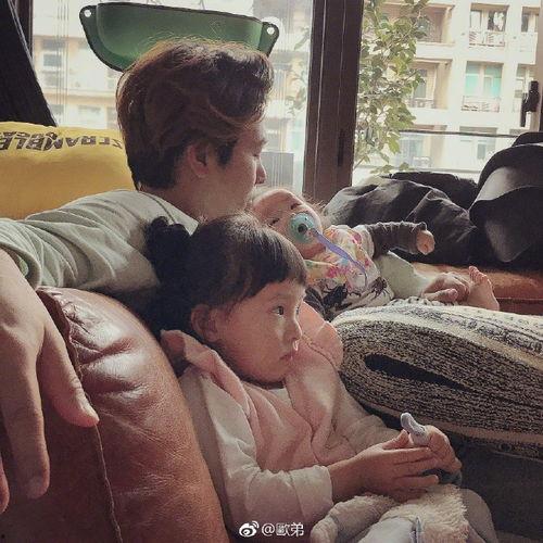 欧弟爆料生女儿视频,温馨视频记录幸福时刻